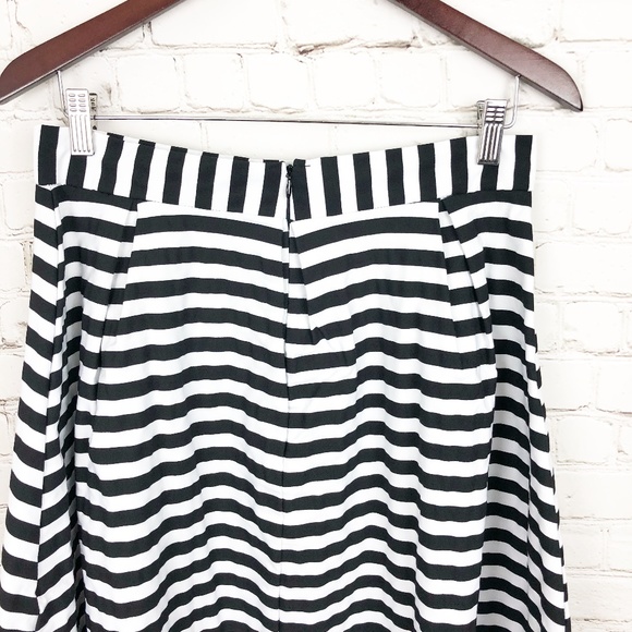 The Vanity Room | Black & White Striped Skirt | XL - Picture 5 of 8